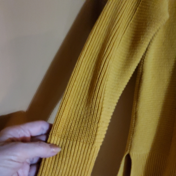 Rachel Zoe V Neck Hi-Lo Sweater - Picture 5 of 5